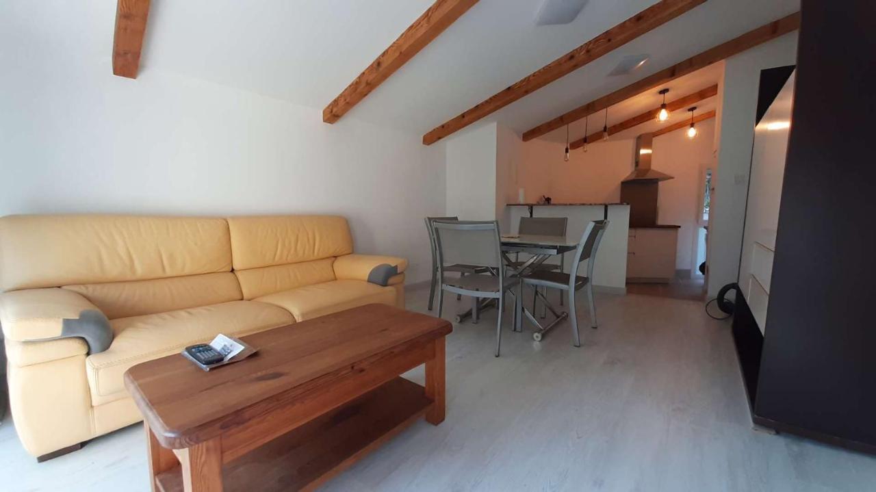 Appartamento 3 Pieces Neuf 65 M² Rigaud Esterno foto